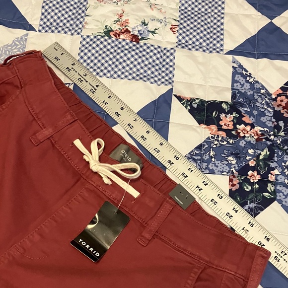 Torrid Bermuda Length Shorts - Picture 6 of 8